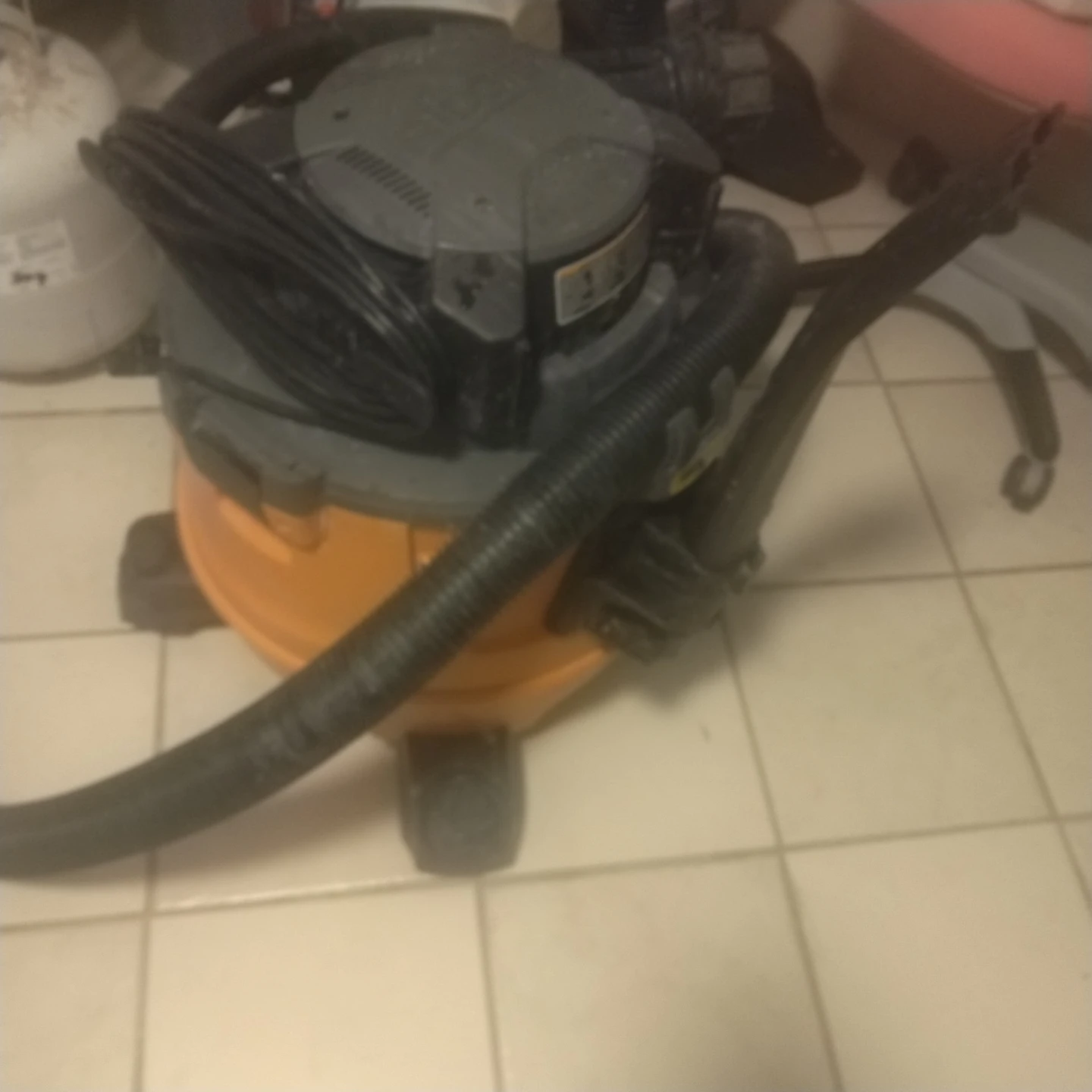 16 galons vacum exelen condition - photo 2