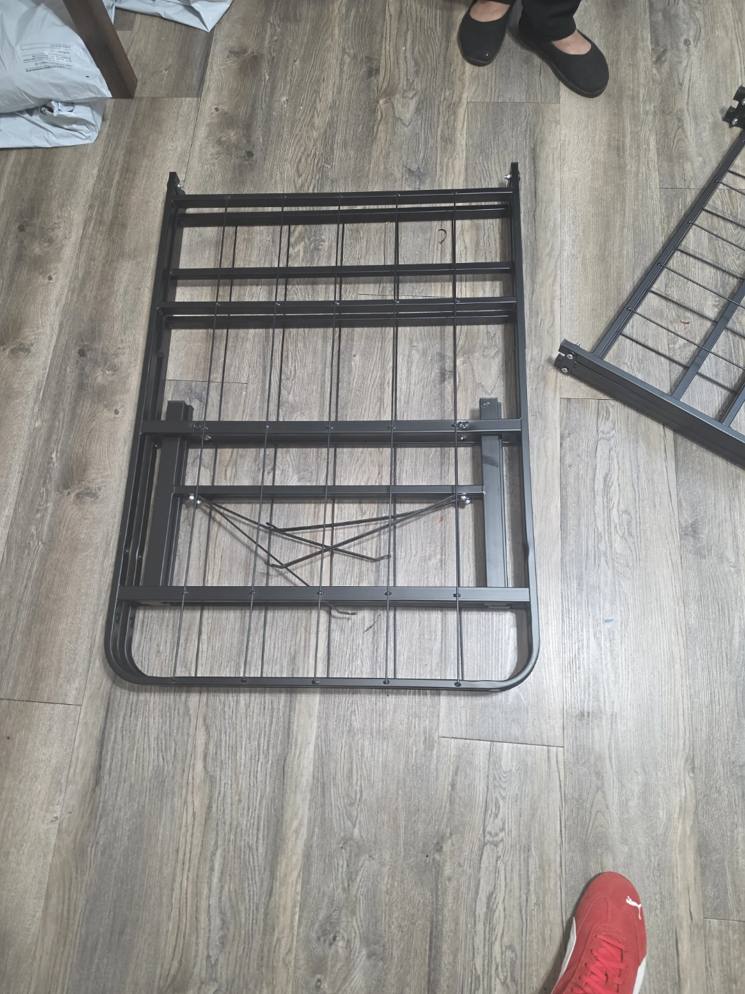 Two single metal bed frames - photo 4