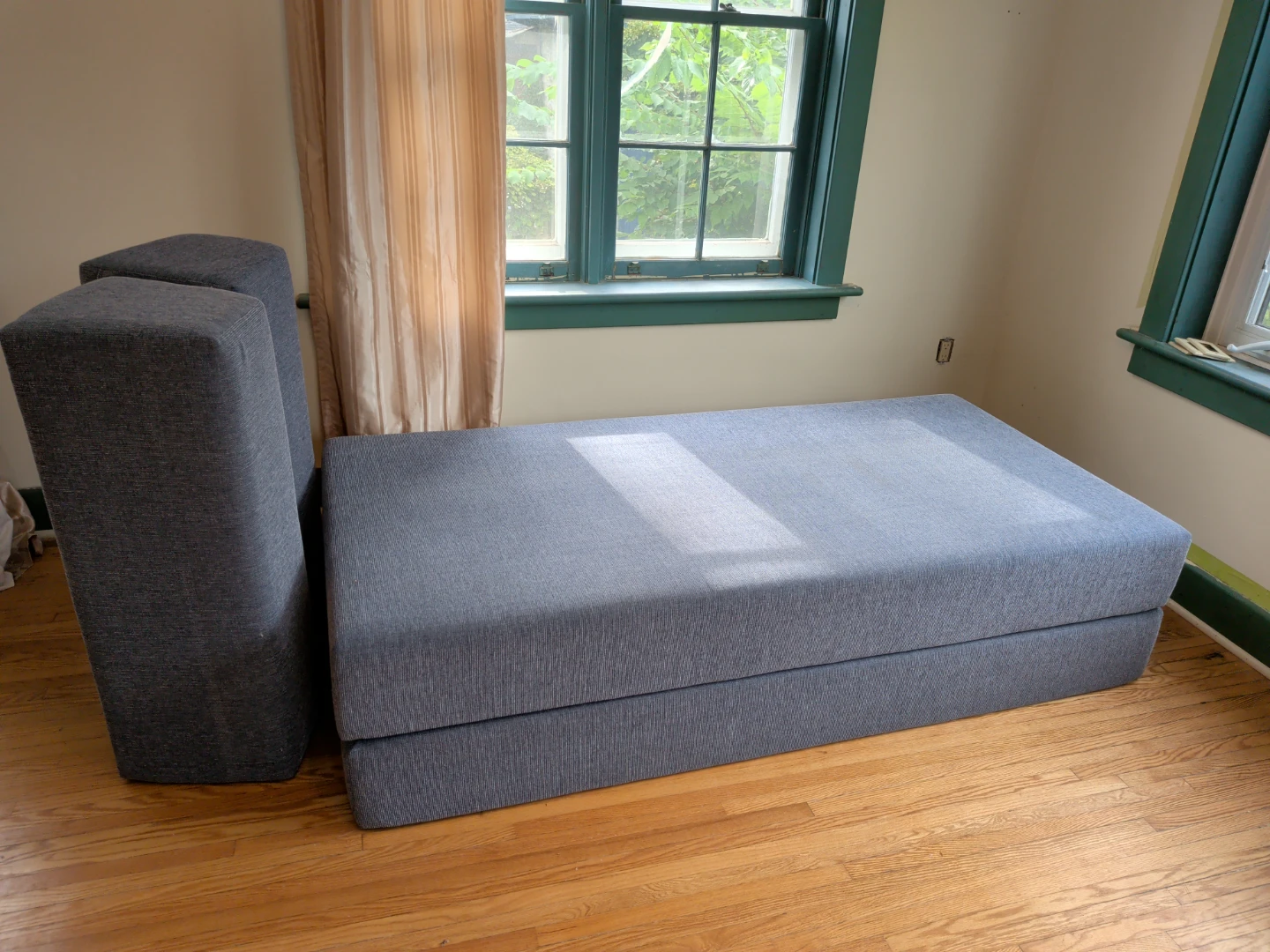 Kates & Company Convertible Daybed / Sleeper Sofa - photo 3