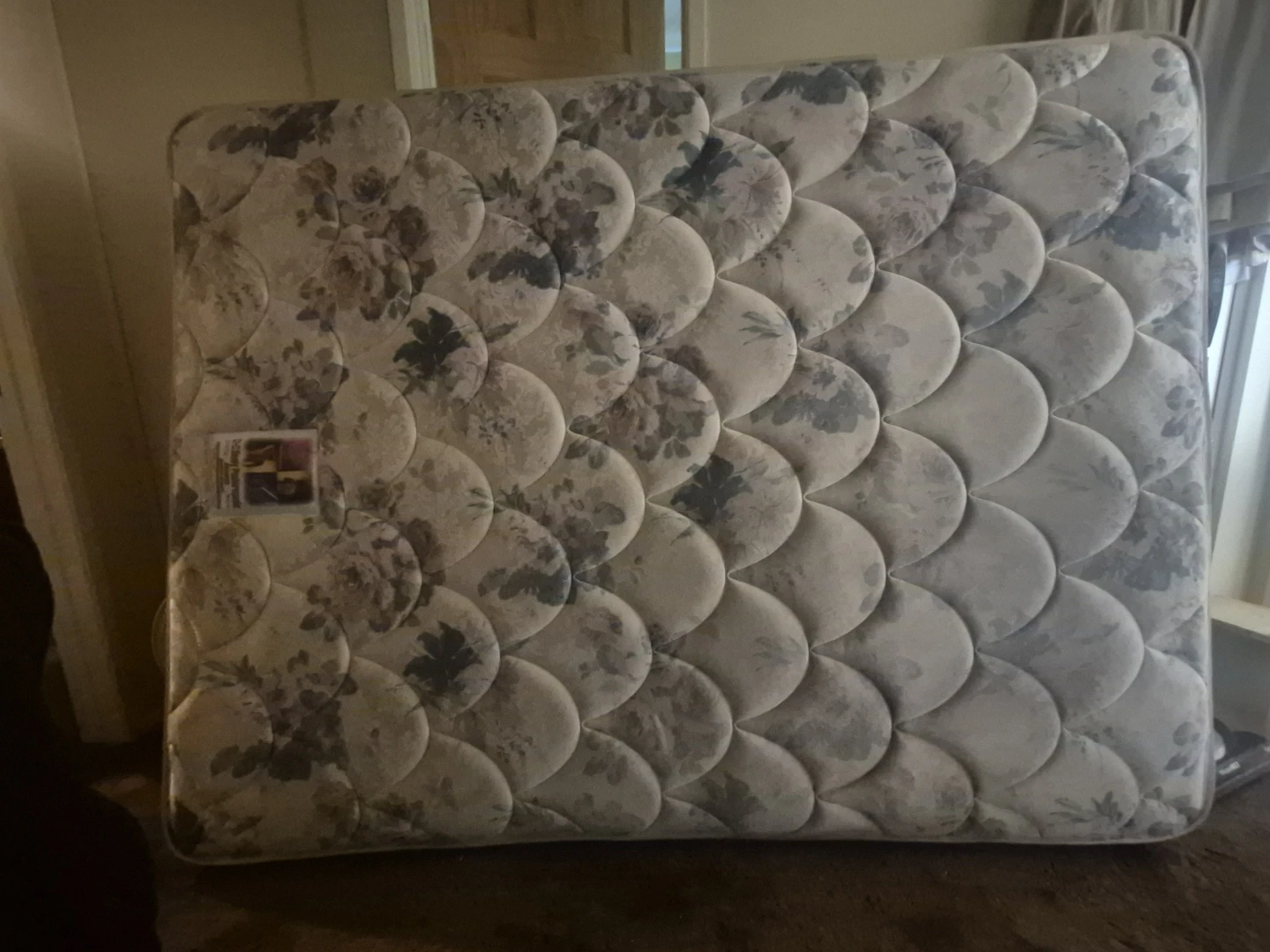 FREE !  Queen Seal Posturepedic Mattress premium. FREE !