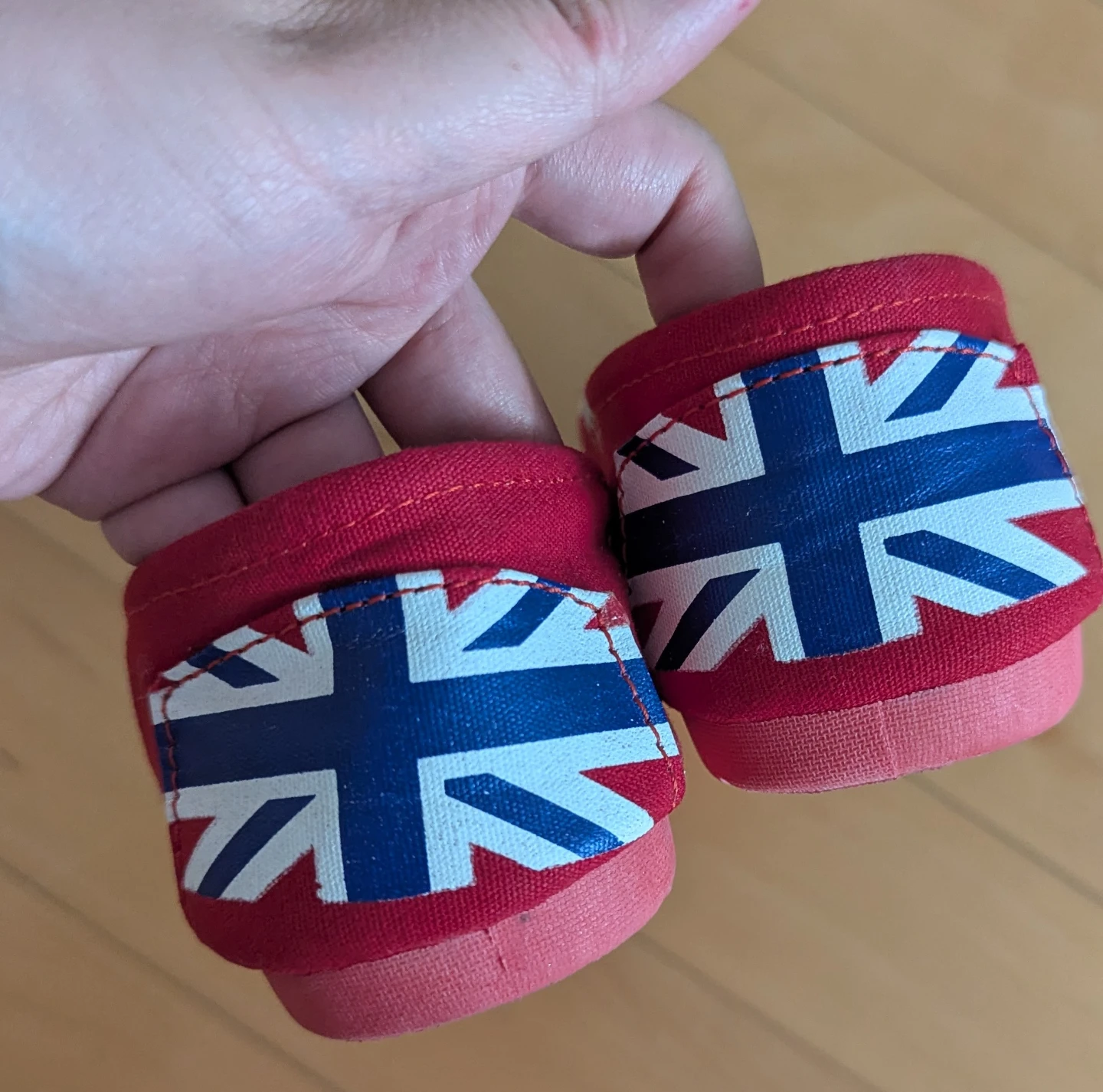 Red slip-on shoes with stars and Union Jack - photo 3