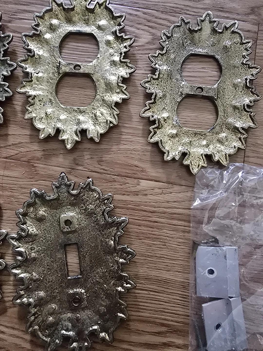 Ornate Gold Switch and Outlet Plates 7 set - photo 5