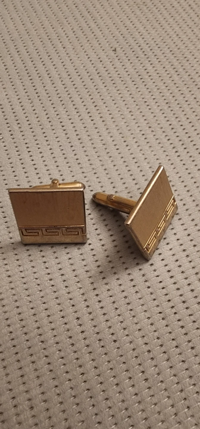 Gold-Tone Greek Key Cufflinks🏈