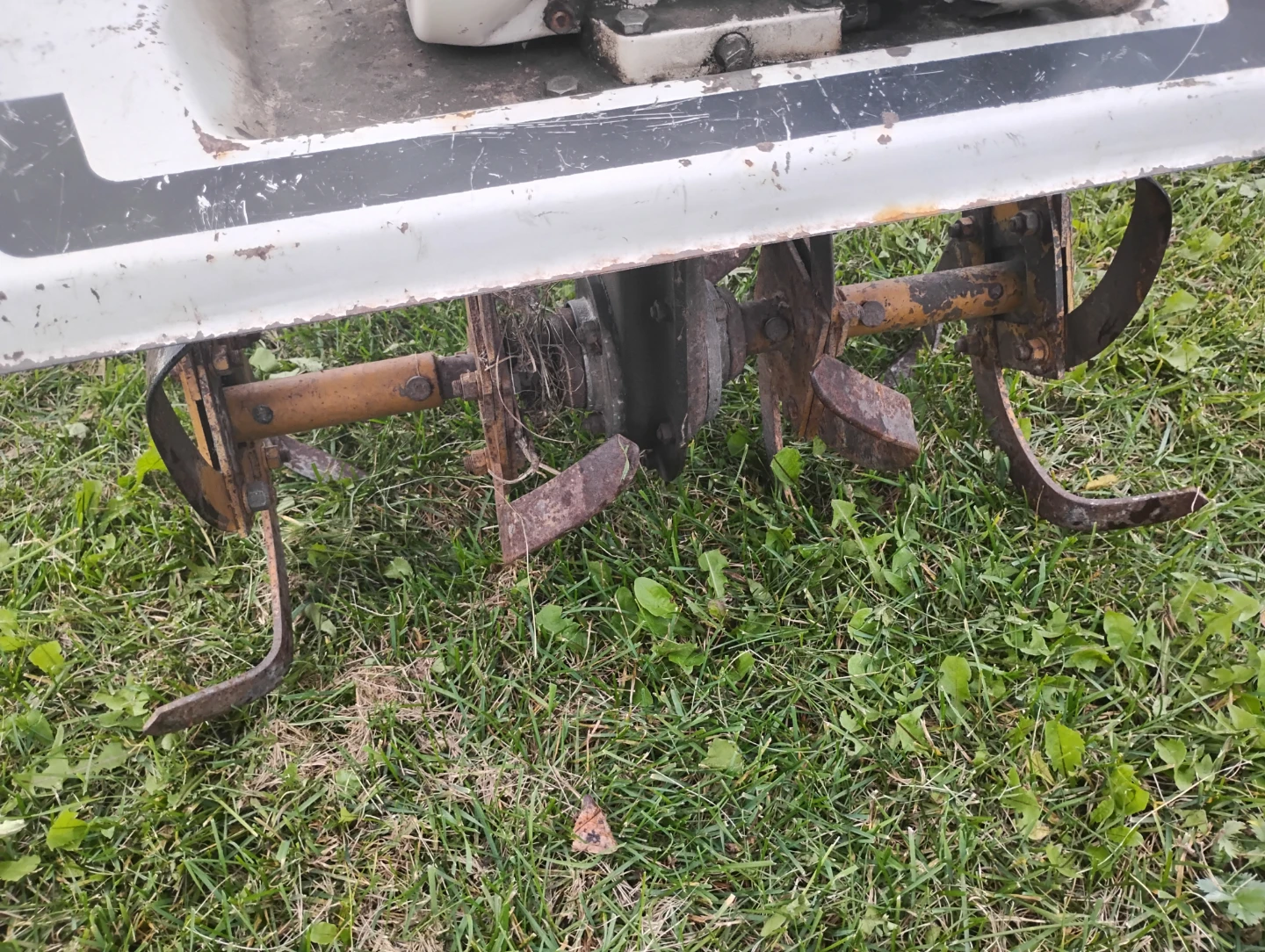 Zenith 5-26 Gas-Powered Garden Tiller