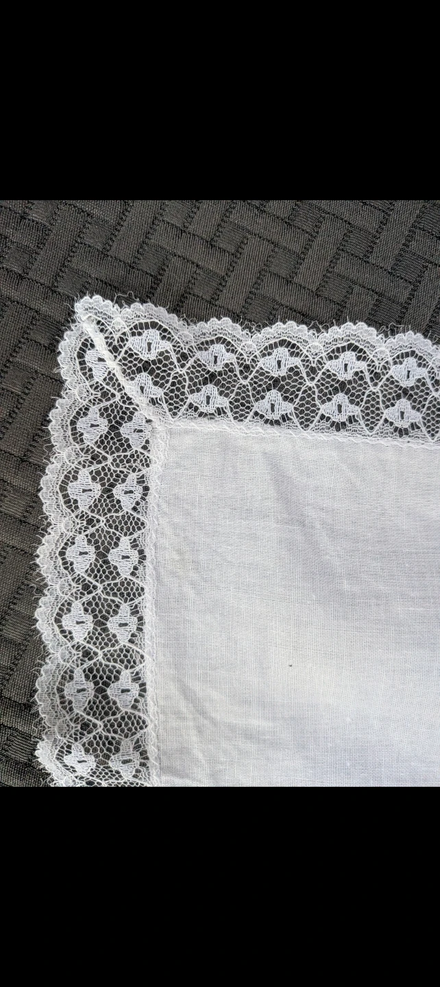 Vintage White Lace Handkerchief - photo 5