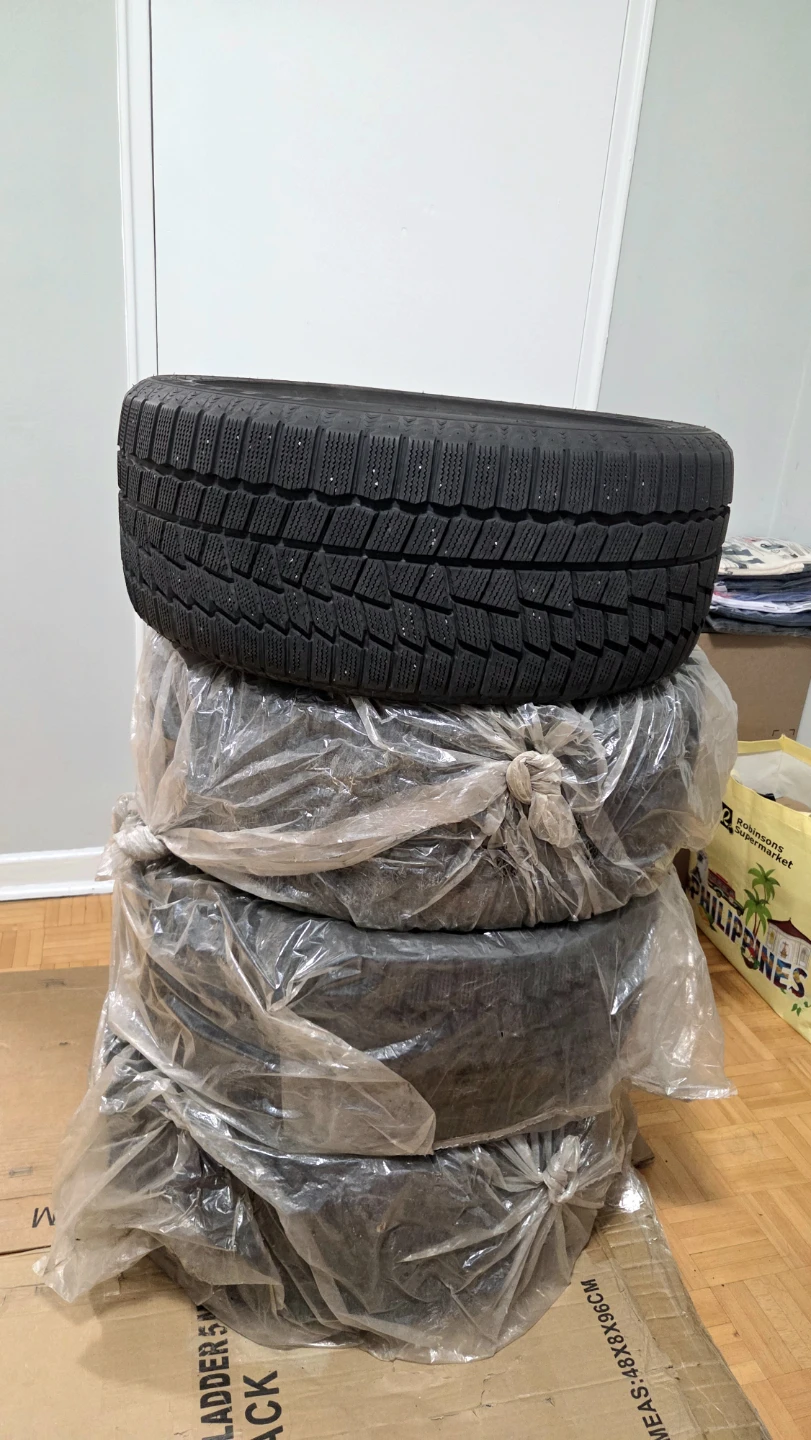 Maxxis Arctic Trekker 235/45R18 Winter Tires 4 pcs, LowProfile