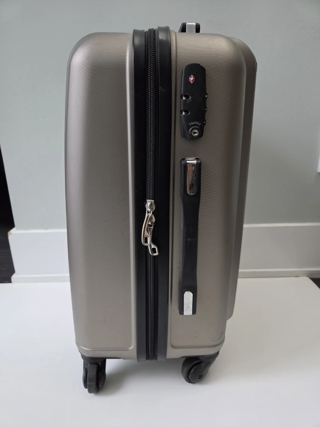 Swiss Gear Carry-On Luggage - photo 3