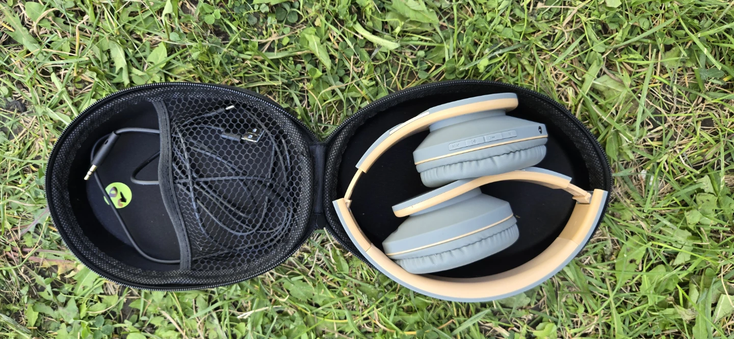 PowerLocus Wireless Headphones with Case - photo 2