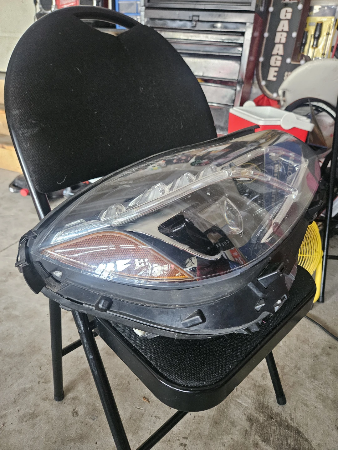 Automotive Headlight Assembly W212 - photo 2