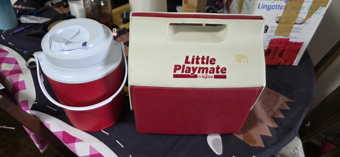 Igloo Little Playmate Cooler and Rubbermaid Beverage Jug