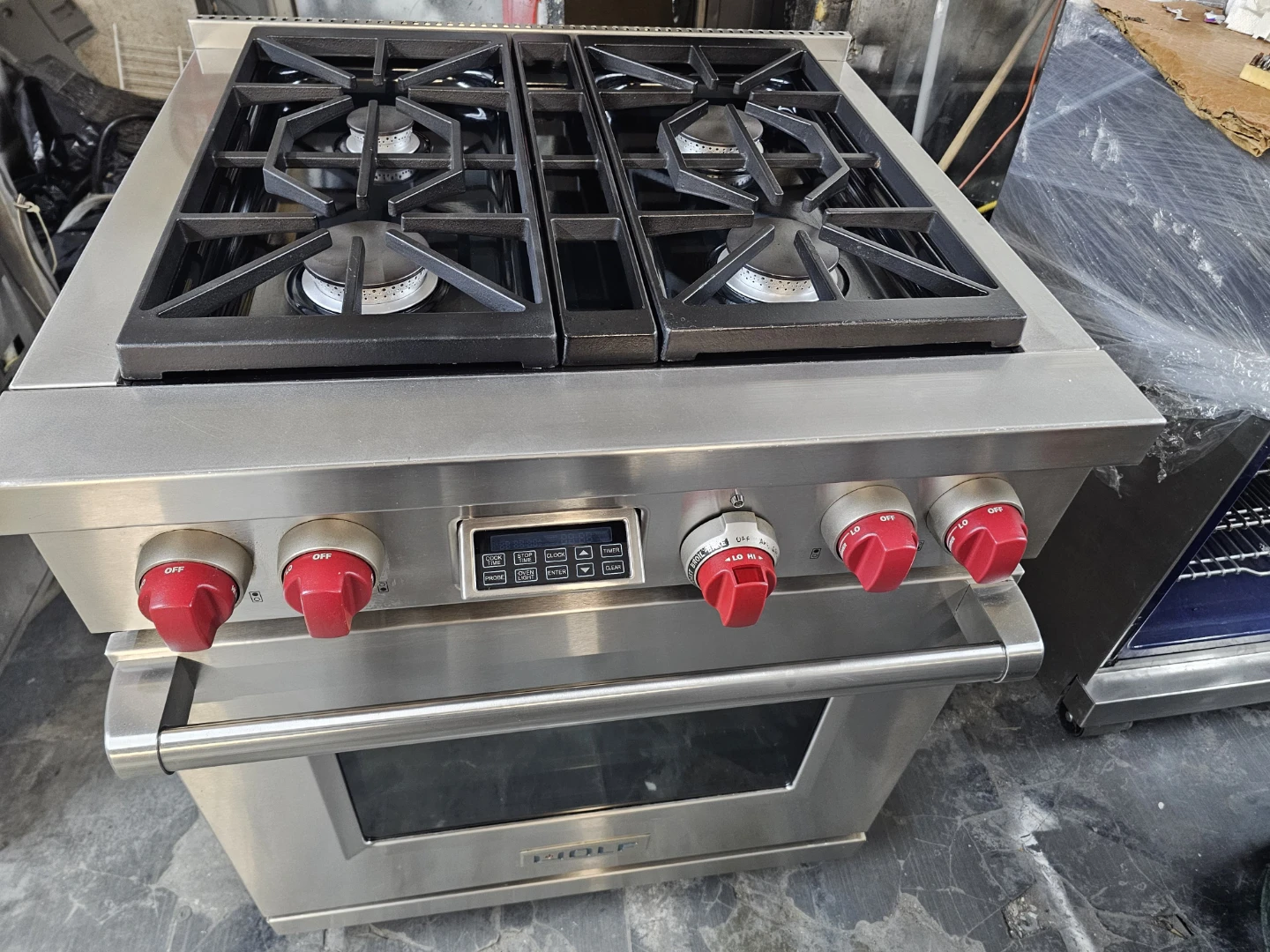 Wolf DF304 30in wide Dual Fuel Range