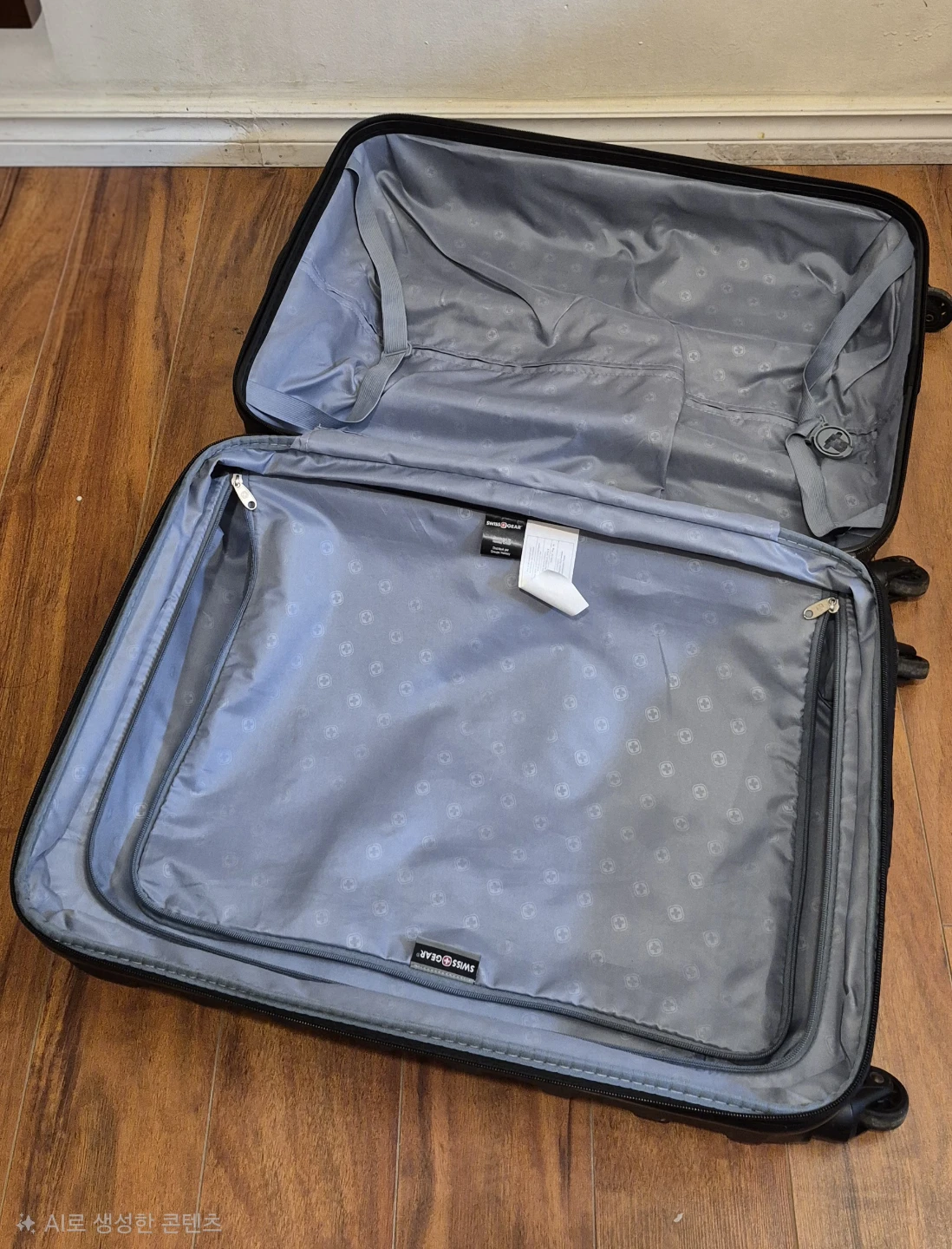 **Moving Sale**Swiss Gear Black Luggage - photo 4