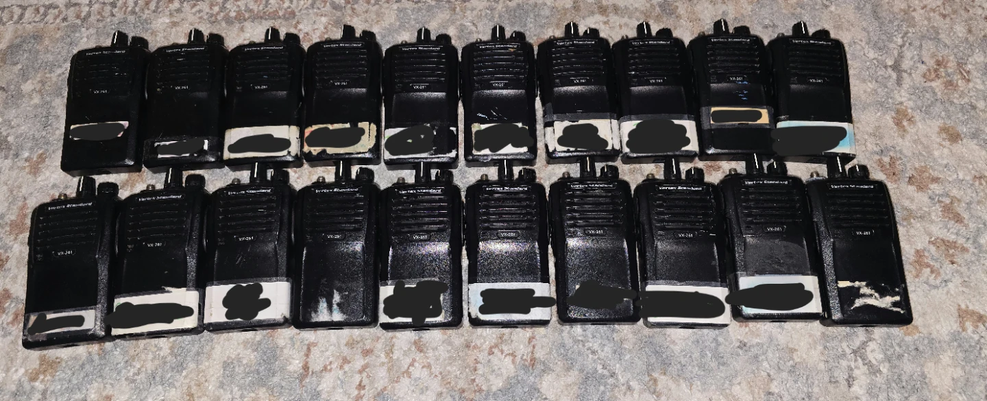 vx-261 radio lot (No Batteries&Antennas)