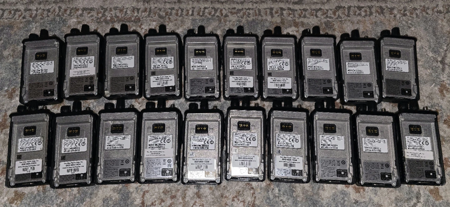 vx-261 radio lot (No Batteries&Antennas) - photo 2