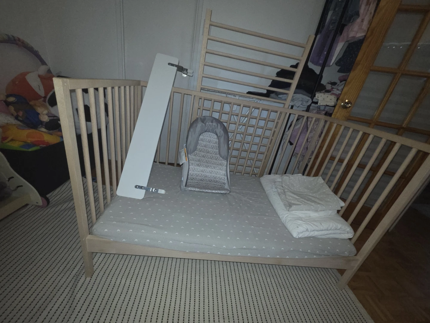 IKEA SNIGLAR Crib with SKÖNAST Mattress - photo 3