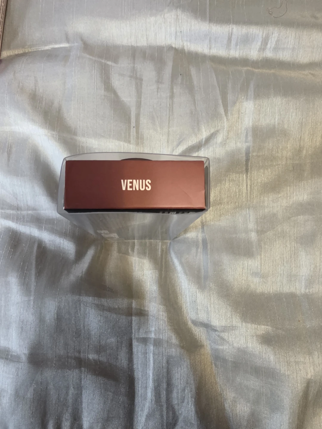 Huda Beauty Liquid Matte Lipstick in Venus - photo 3