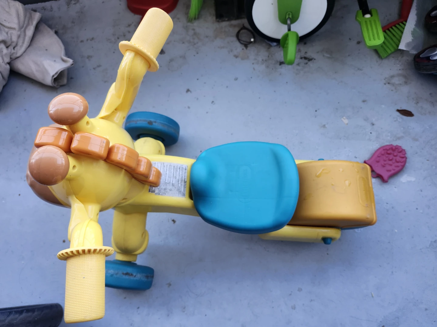 Little Tikes Giraffe Ride-On