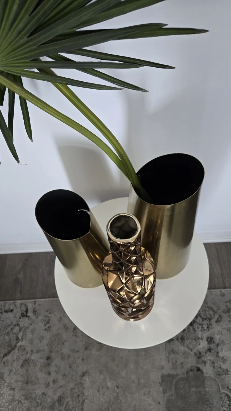 3 gold geometric vases - photo 2