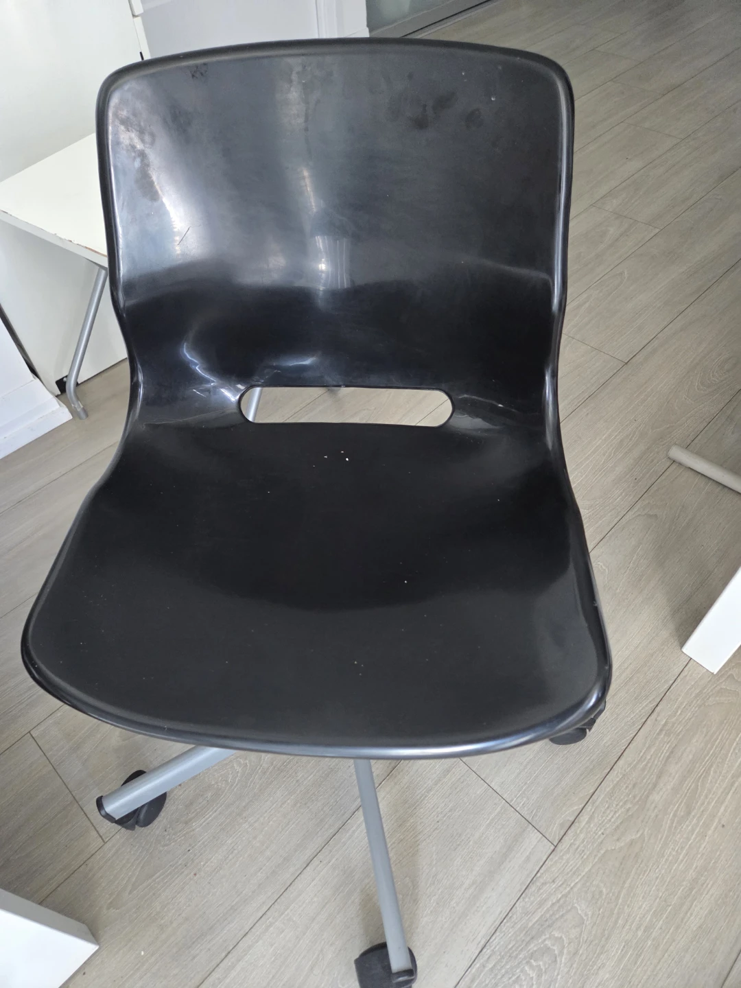 Black Office Chair with Wheels - photo 2
