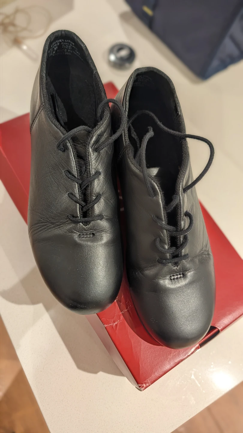 Tap shoes, Carpezio, size 6.5, lightly used - photo 3