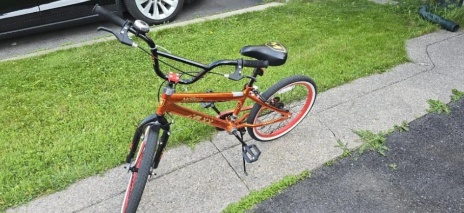 Movelo 20 inch BMX bicycle