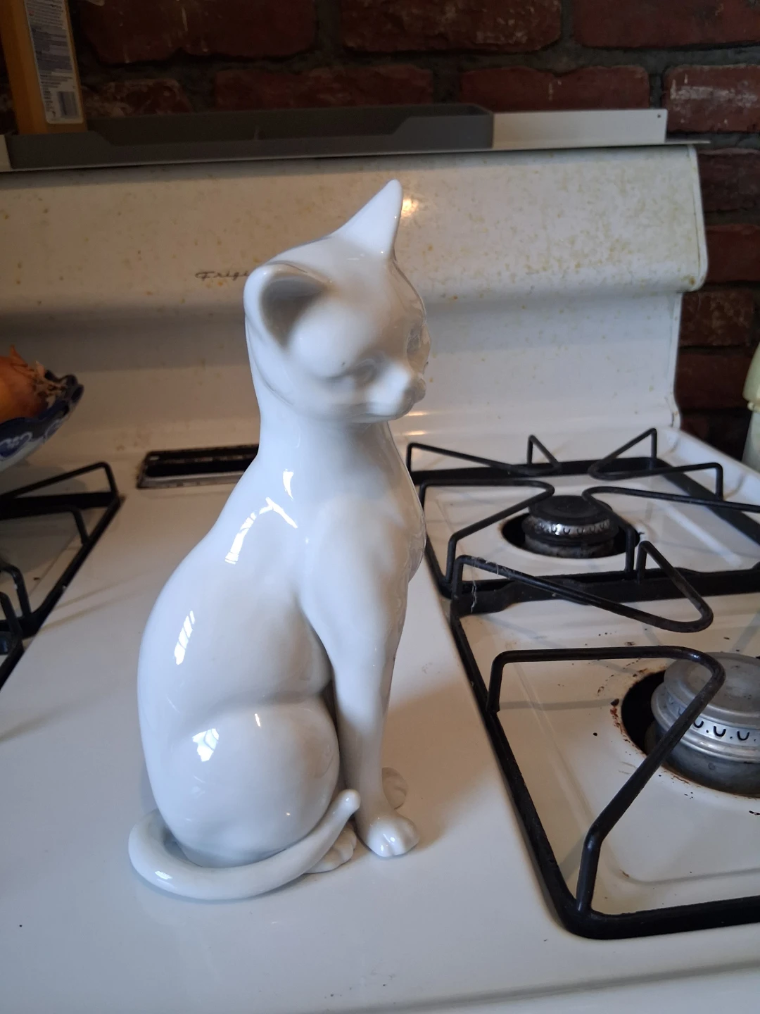 White Porcelain Cat Figurine - photo 3