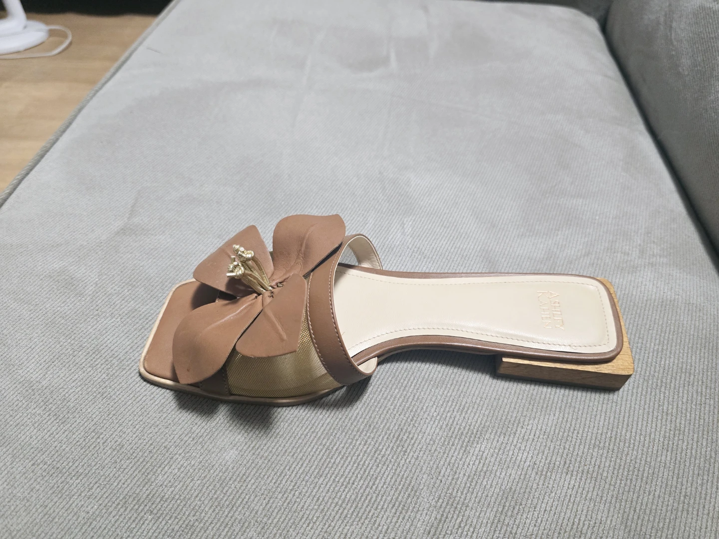Ashley Kahen Brown Floral Flat Sandals - photo 2