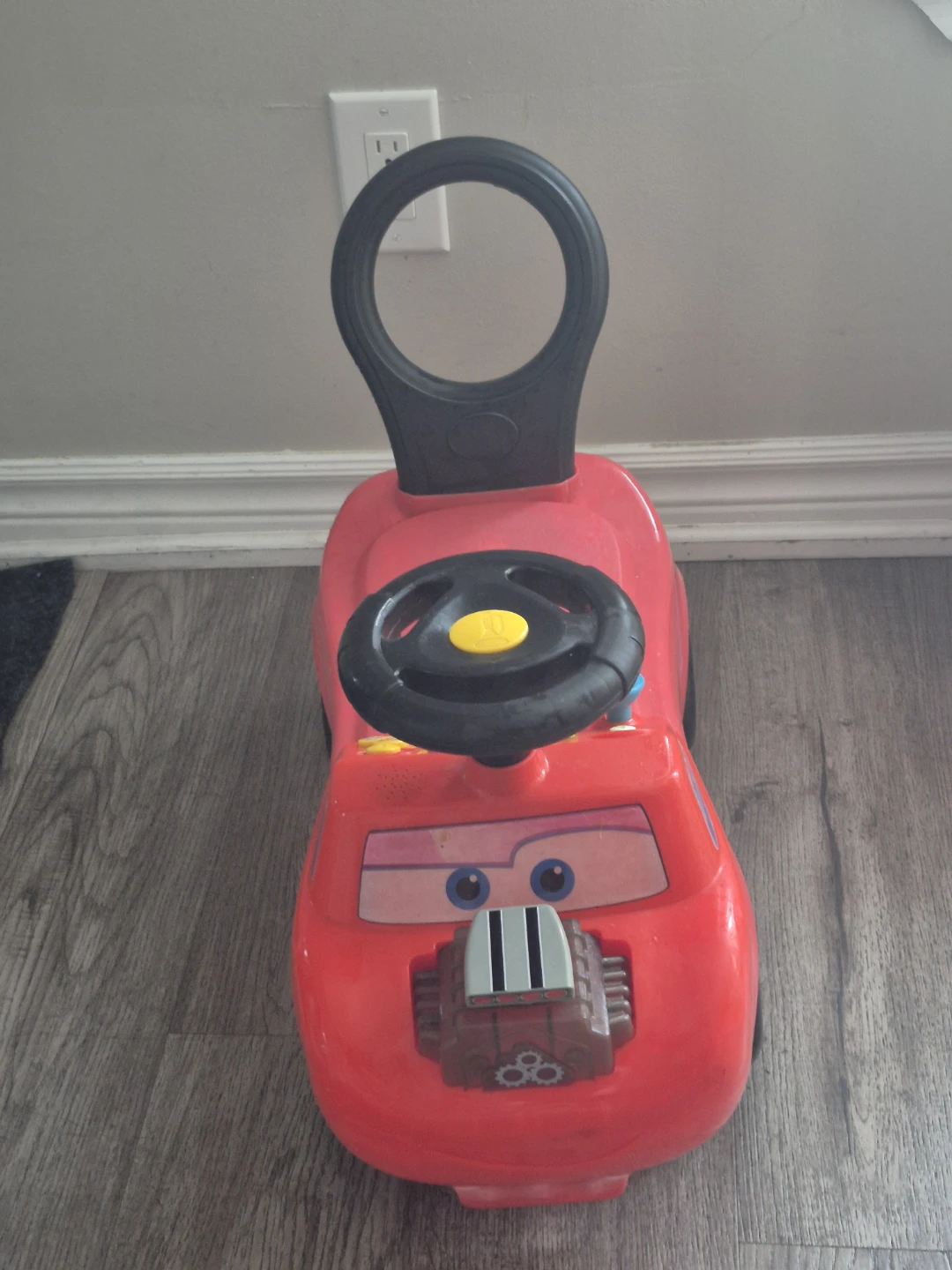 Disney Cars Lightning McQueen Ride-On Toy - photo 2