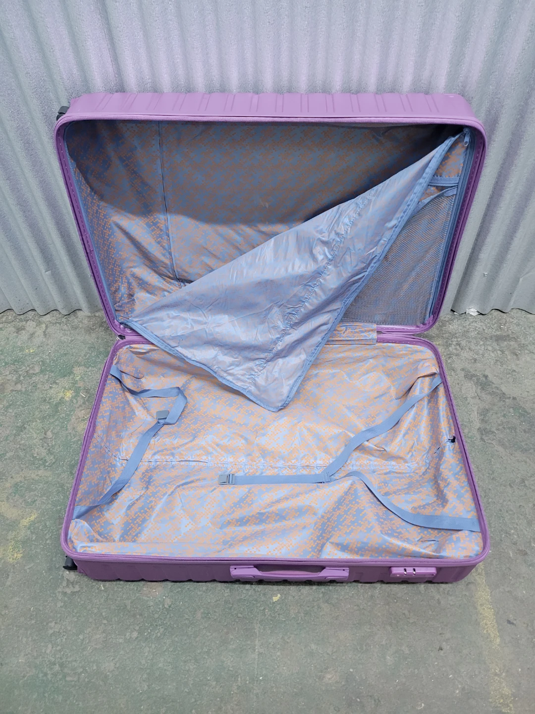 Big Purple Hard Shell suitcase - photo 5