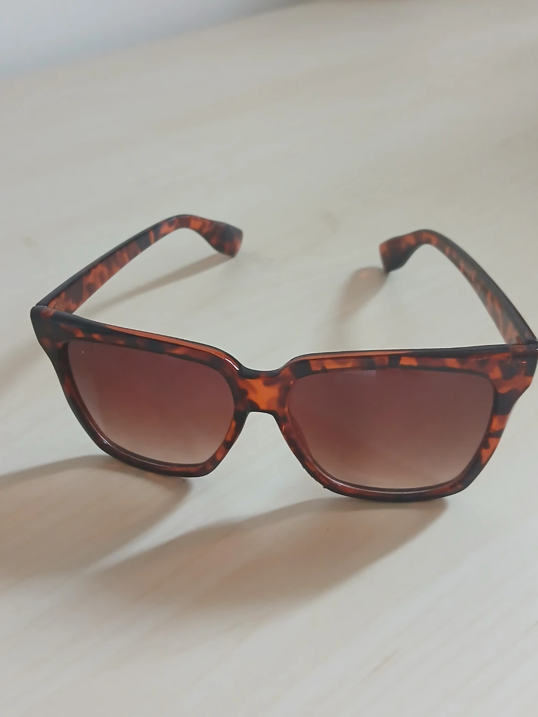 Tortoise Shell Pattern Sunglasses - photo 2