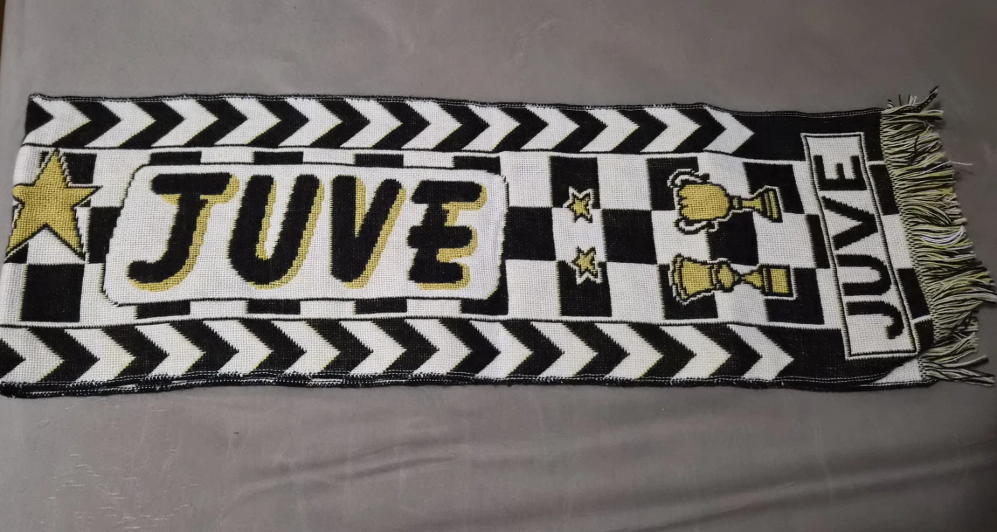 Vintage 90s Juventus soccer scarf - photo 3