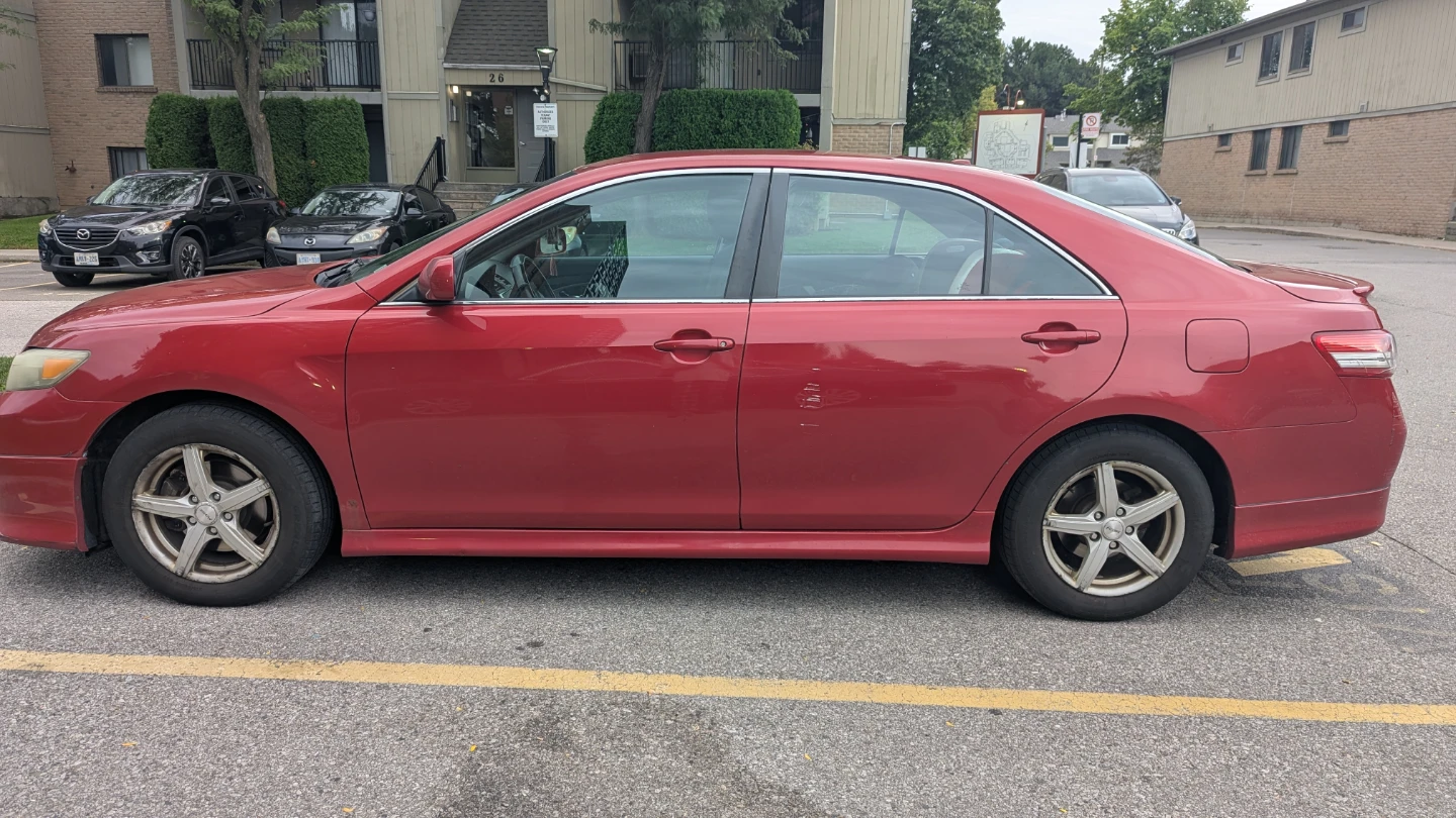 Toyota Camry 2011 SE - photo 3