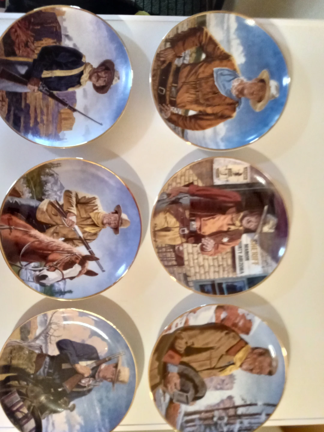Franklin Mint- John Wayne collector's plates - photo 2