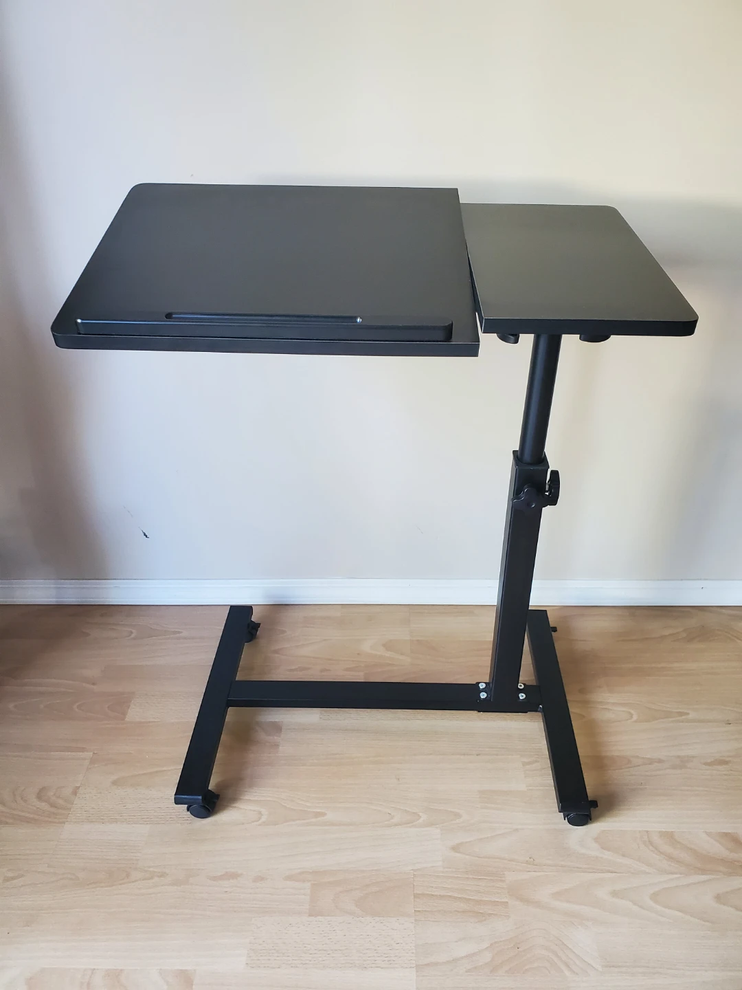 Adjustable Rolling Laptop Desk 🏈