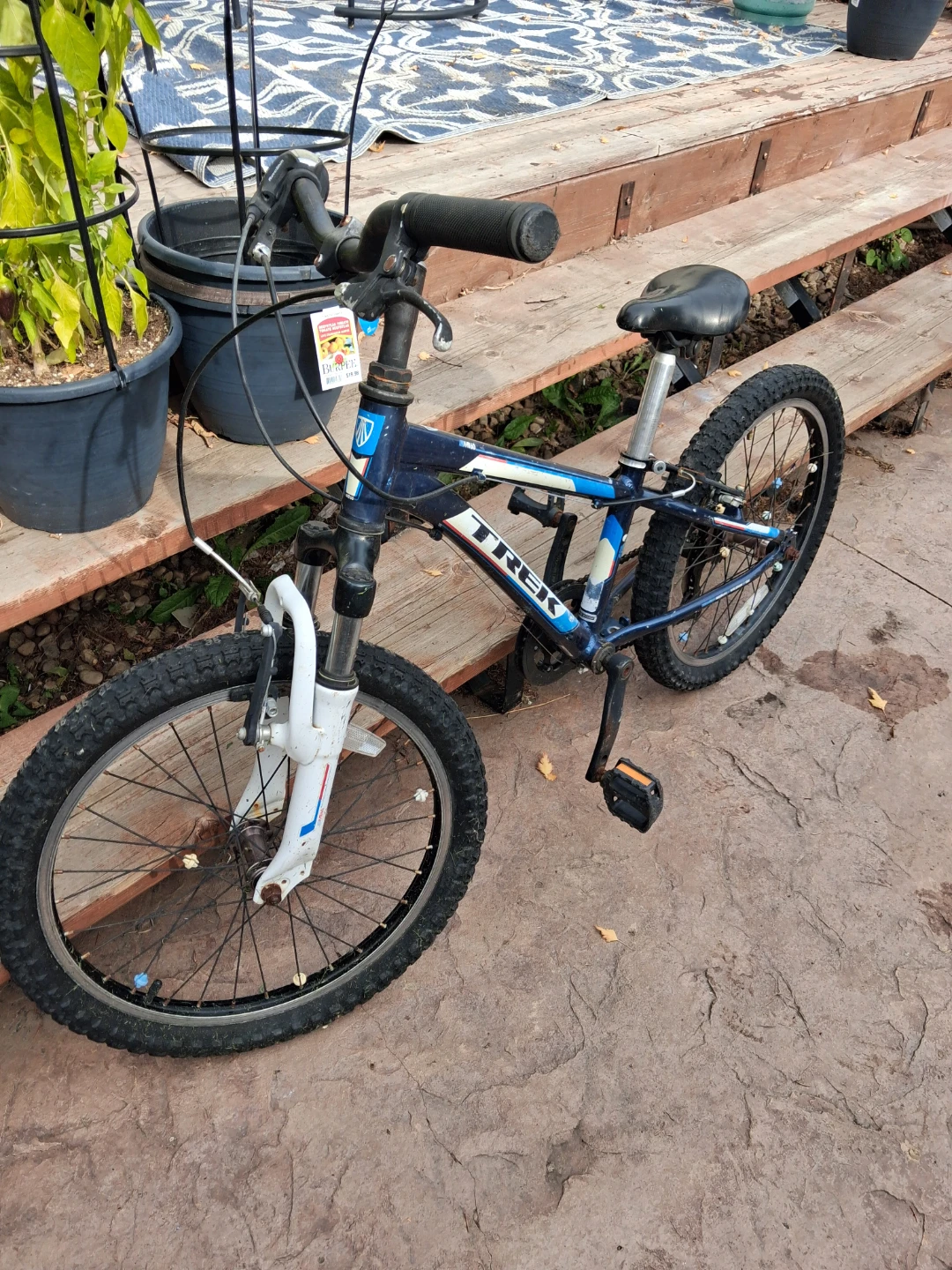 Trek MT60 Kids Mountain Bike - photo 2