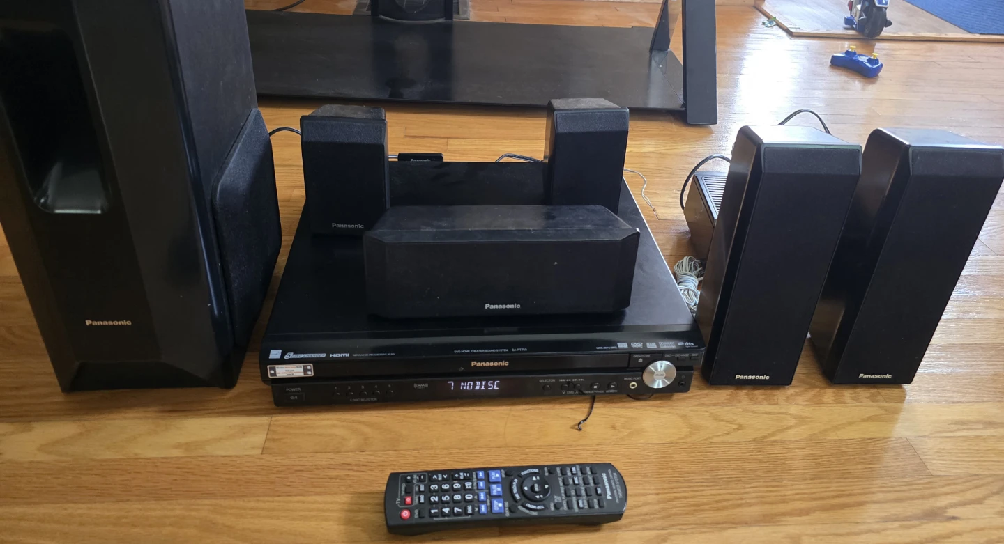 Yamaha AV Receiver & Panasonic DVD Home Theater Sound System - photo 5