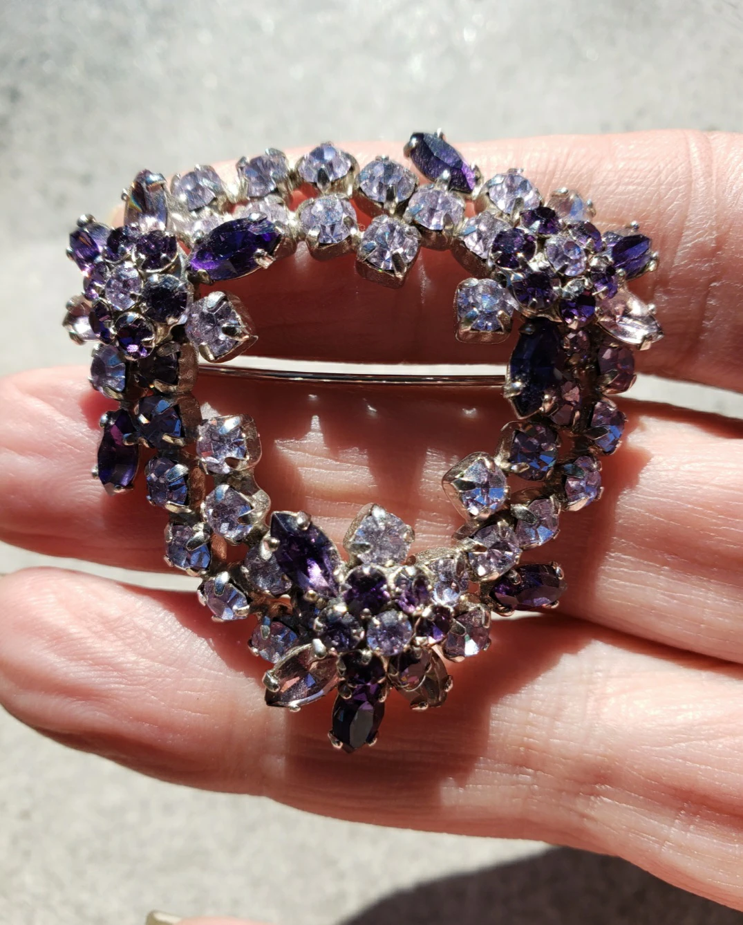 Sherman purple crystal heart brooch - photo 3