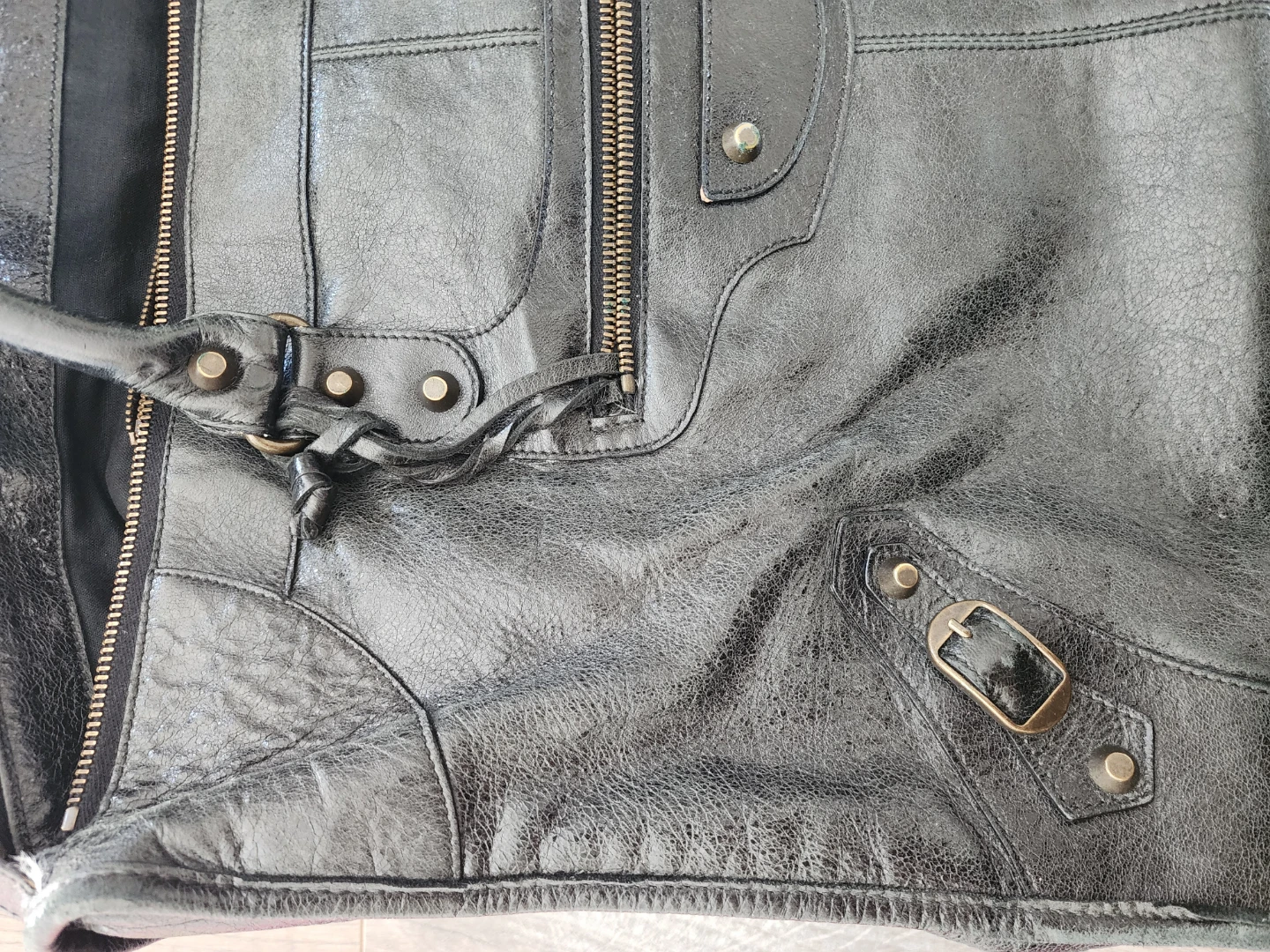 Balenciaga Black Leather Handbag - photo 5