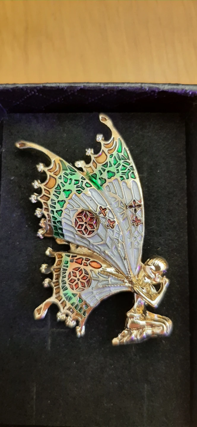 Kneeling Fairy Angel brooch