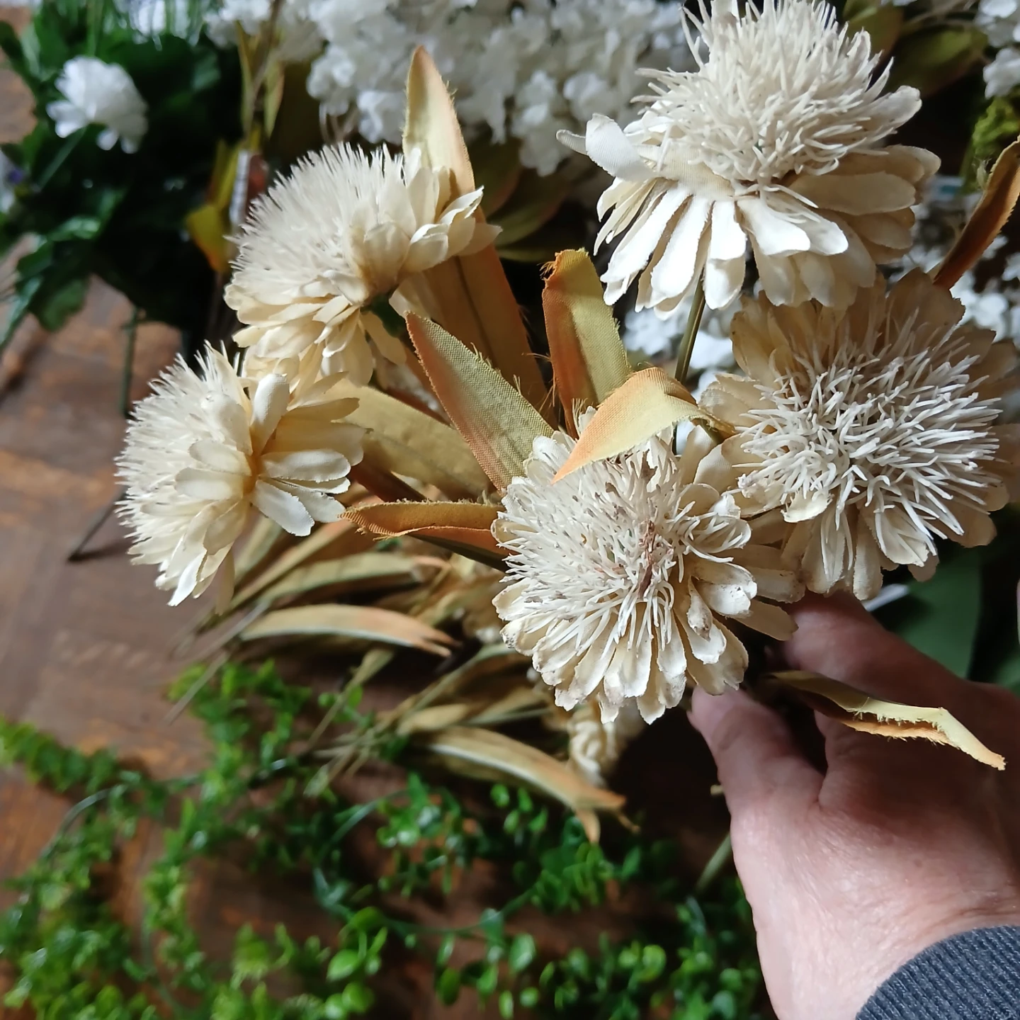 100 Piece Assorted Artificial Flowers - photo 4