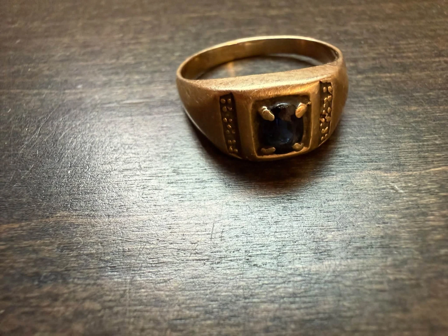 10k gold sapphire ring