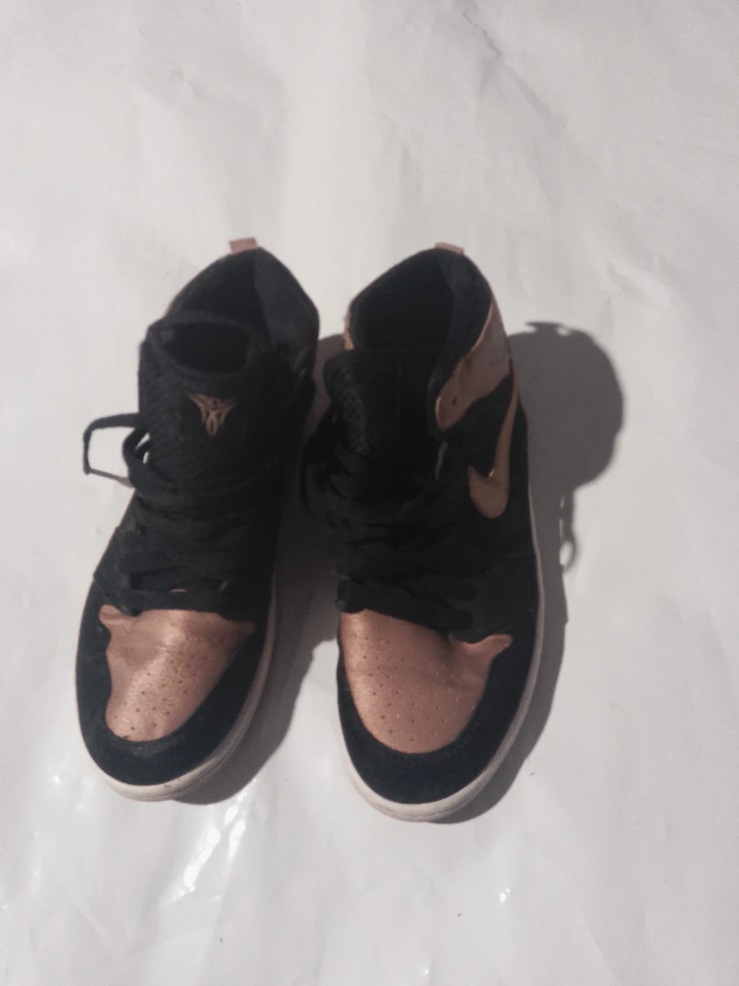 Nike Air Jordan 1 Mid Black and Metallic Gold size 3y