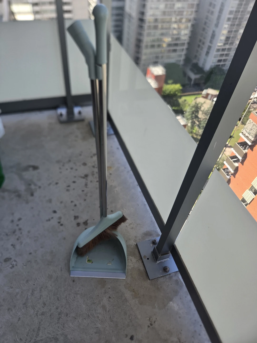 Dustpan and Brush Set - photo 2