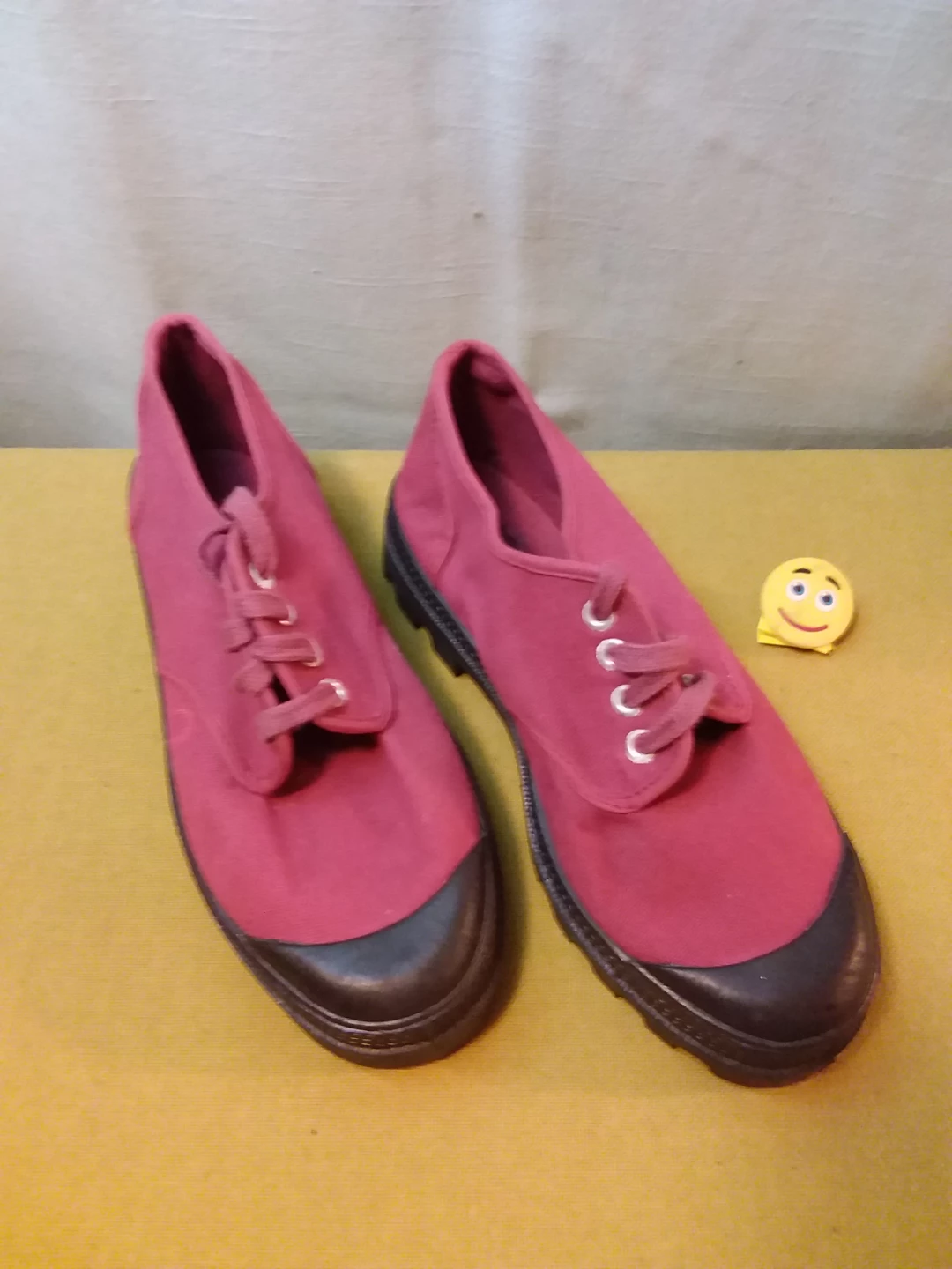 🏈 👟 🆕 Burgundy Canvas Sneakers 👟 - photo 2