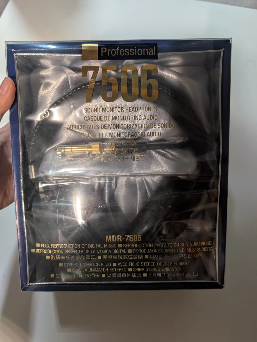 Sony MDR-7506 Professional Sound Monitor Headphones - photo 5