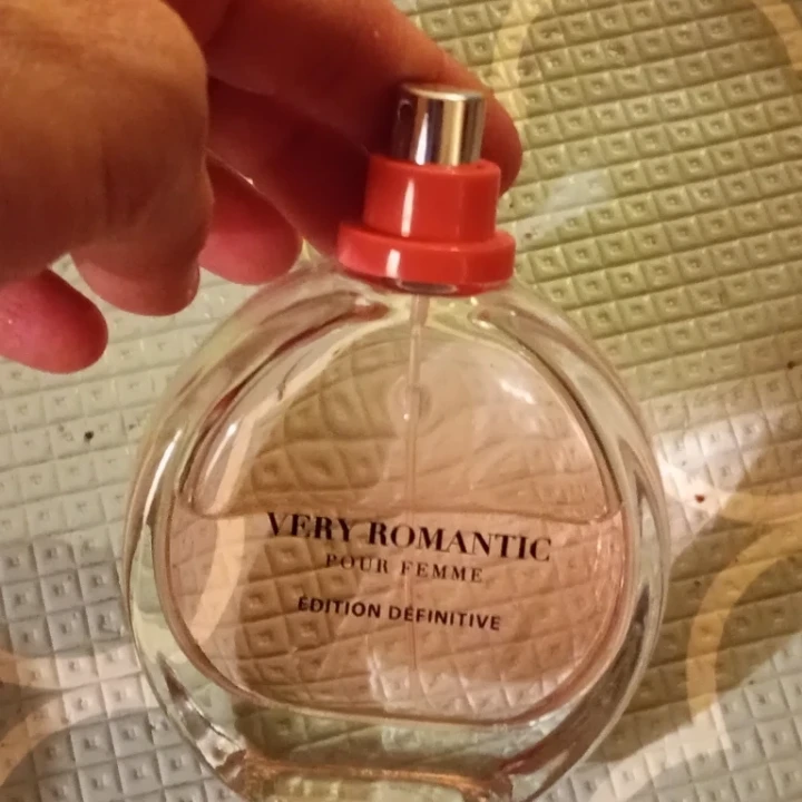 Very Romantic Pour Femme Perfume