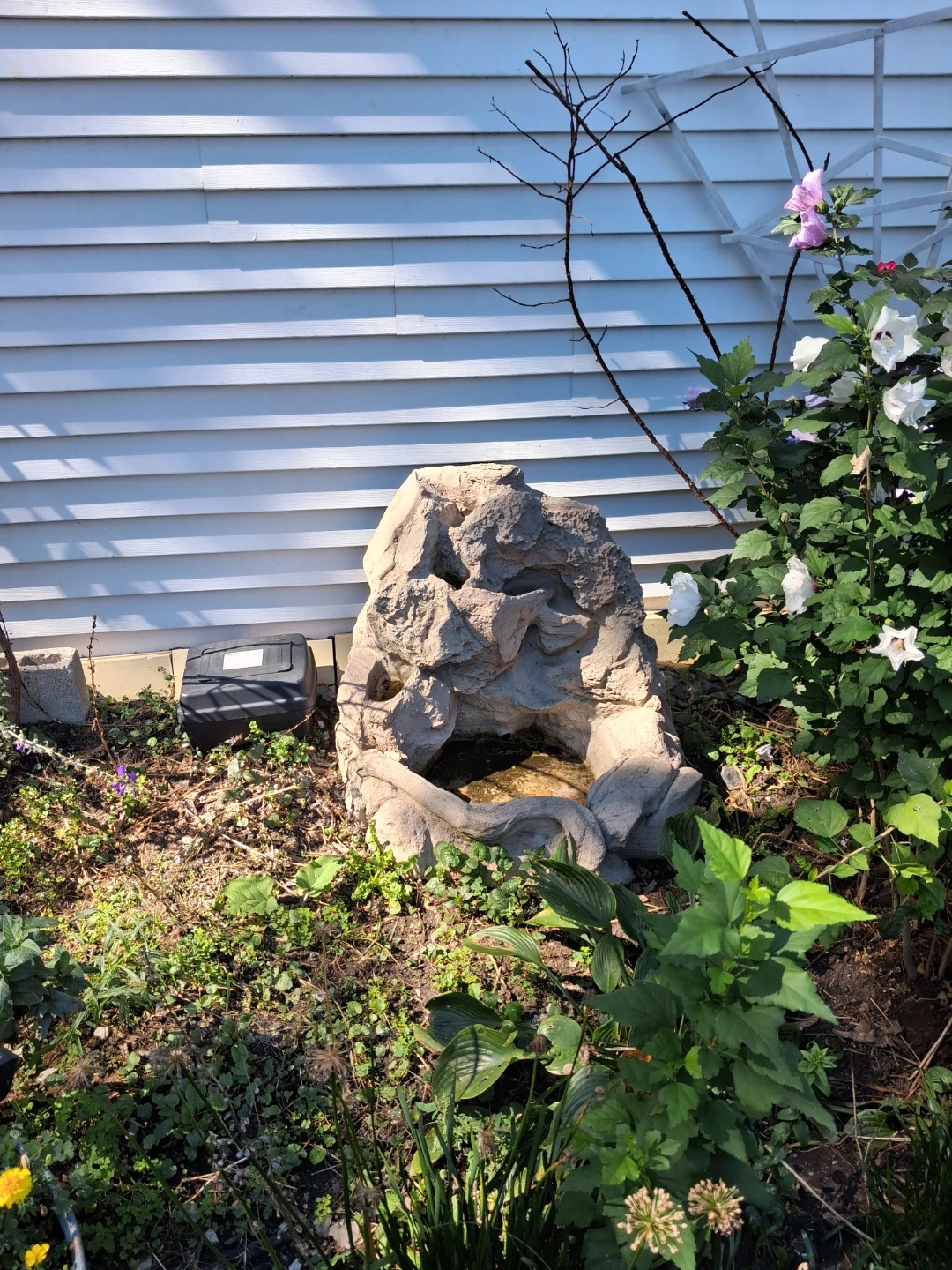 Stone Effect Garden Fountain