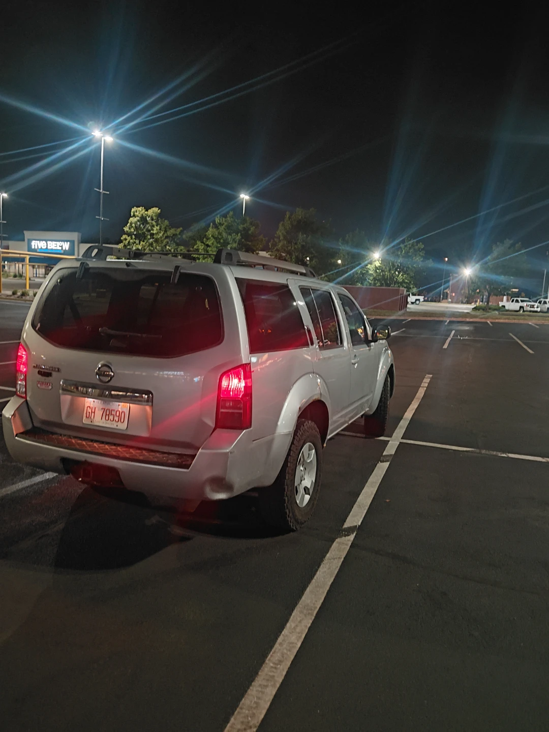 Nissan Pathfinder SUV - photo 3