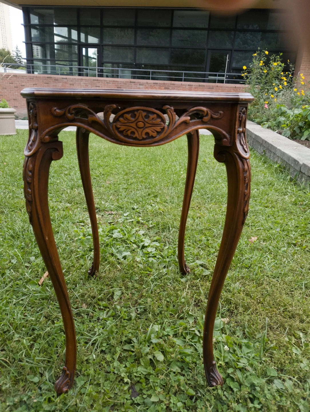 Late 19th Century  French Louis XV Style Carved Side Table - photo 3