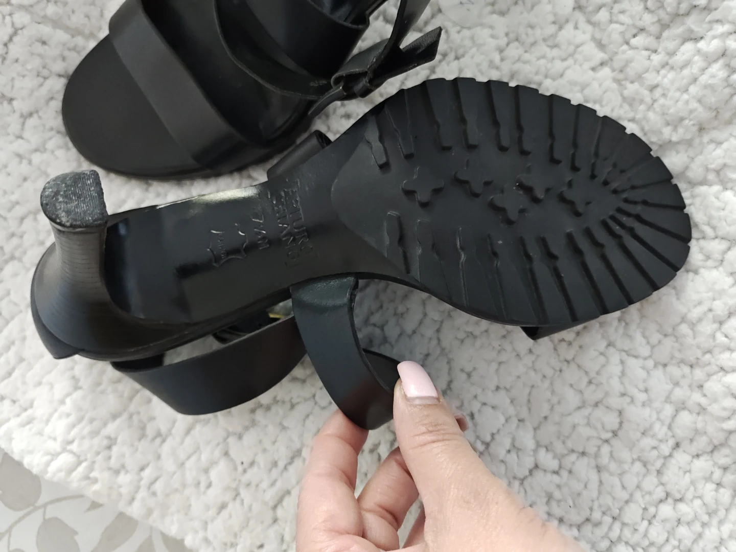 Arturo Chiang Black Leather Heels - photo 5